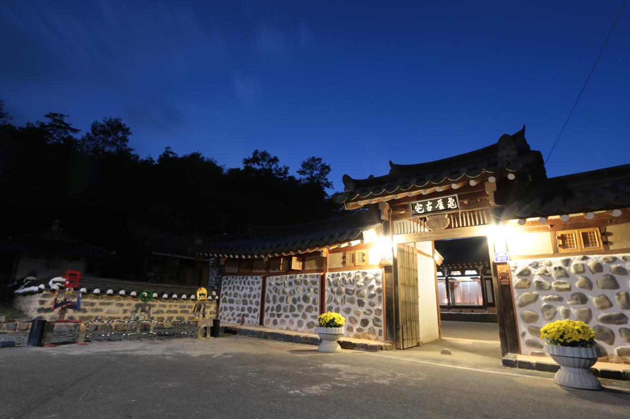 Gwiae Traditional House Yeongcheon Bagian luar foto